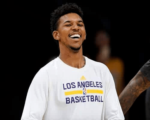 “苏超”决赛进行在即，人民海军泰州舰、南通舰为主队加油（“苏超”决战在即，人民海军泰州舰、南通舰为主队助威）