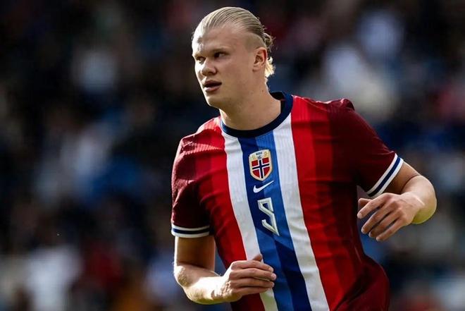 克劳福德拒付30万美元制裁费，失去WBC冠军引发拳迷热议（克劳福德因拒缴30万美元制裁费遭WBC撤销冠军，拳迷热议不断）