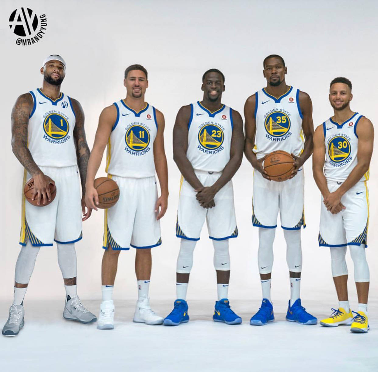 这队的节奏掌控太稳重了（这支球队的节奏把控极为沉稳）