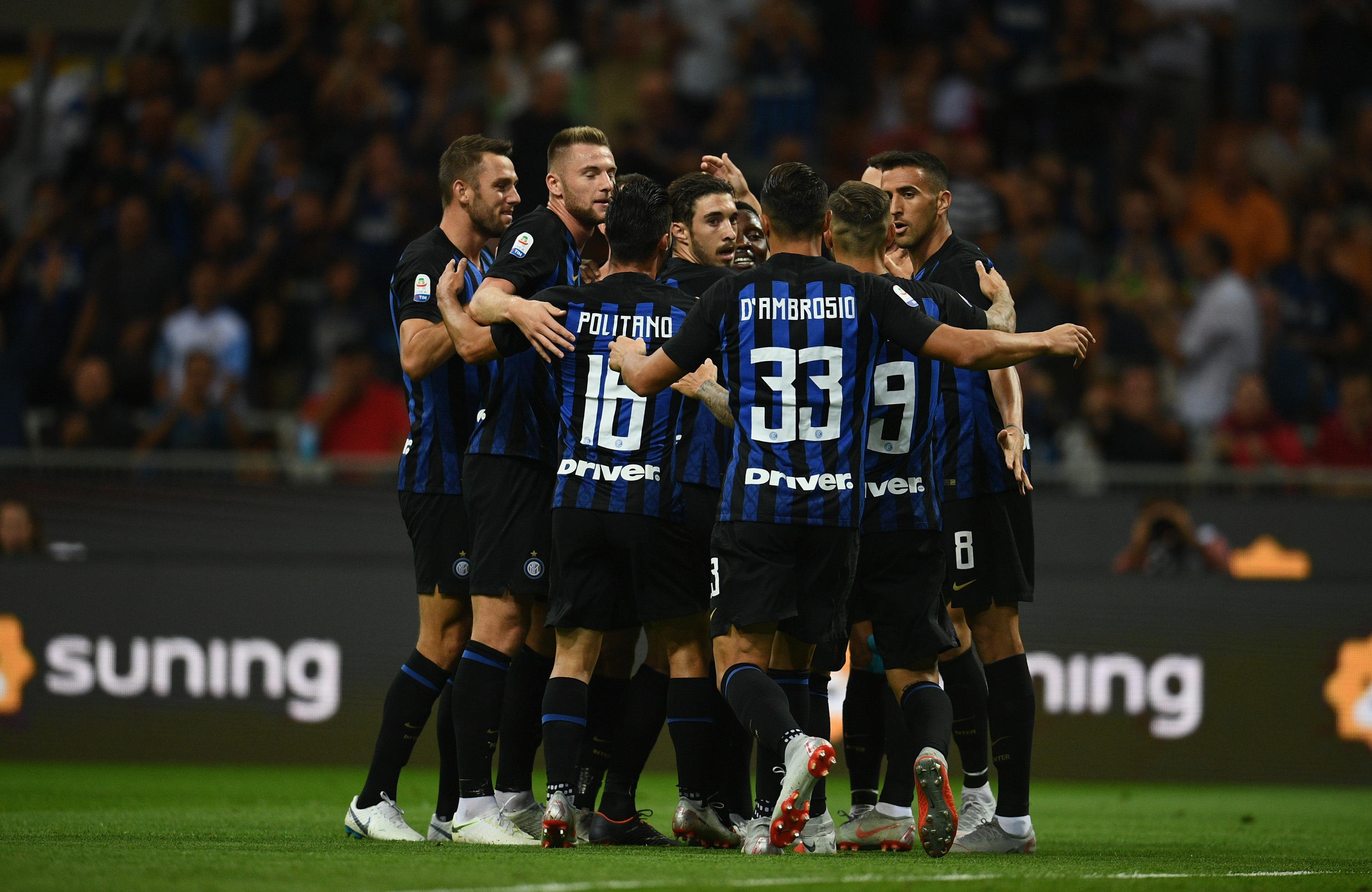 致敬传奇，布伦南-约翰逊进球后用孙兴慜招牌动作进行庆祝（布伦南-约翰逊破门后复刻孙兴慜招牌庆祝，致敬传奇）