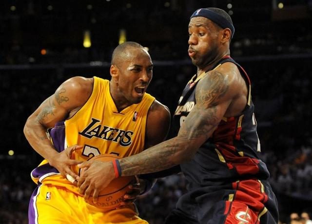 小孔塞桑被换下情绪激动不是因为斯帕莱蒂，是因摄影师险些绊倒他（小孔塞桑被换下情绪激动，非因斯帕莱蒂，而因摄影师差点绊倒他）