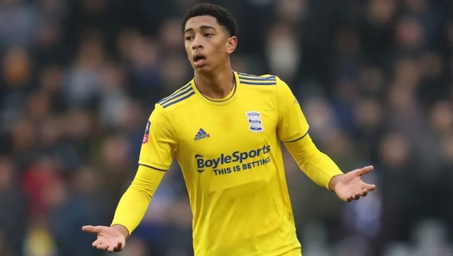 小法：我吃着爆米花看阿森纳vs拜仁，这场比赛能学到很多东西（小法：一边吃爆米花看阿森纳对阵拜仁，这场球能学到不少）