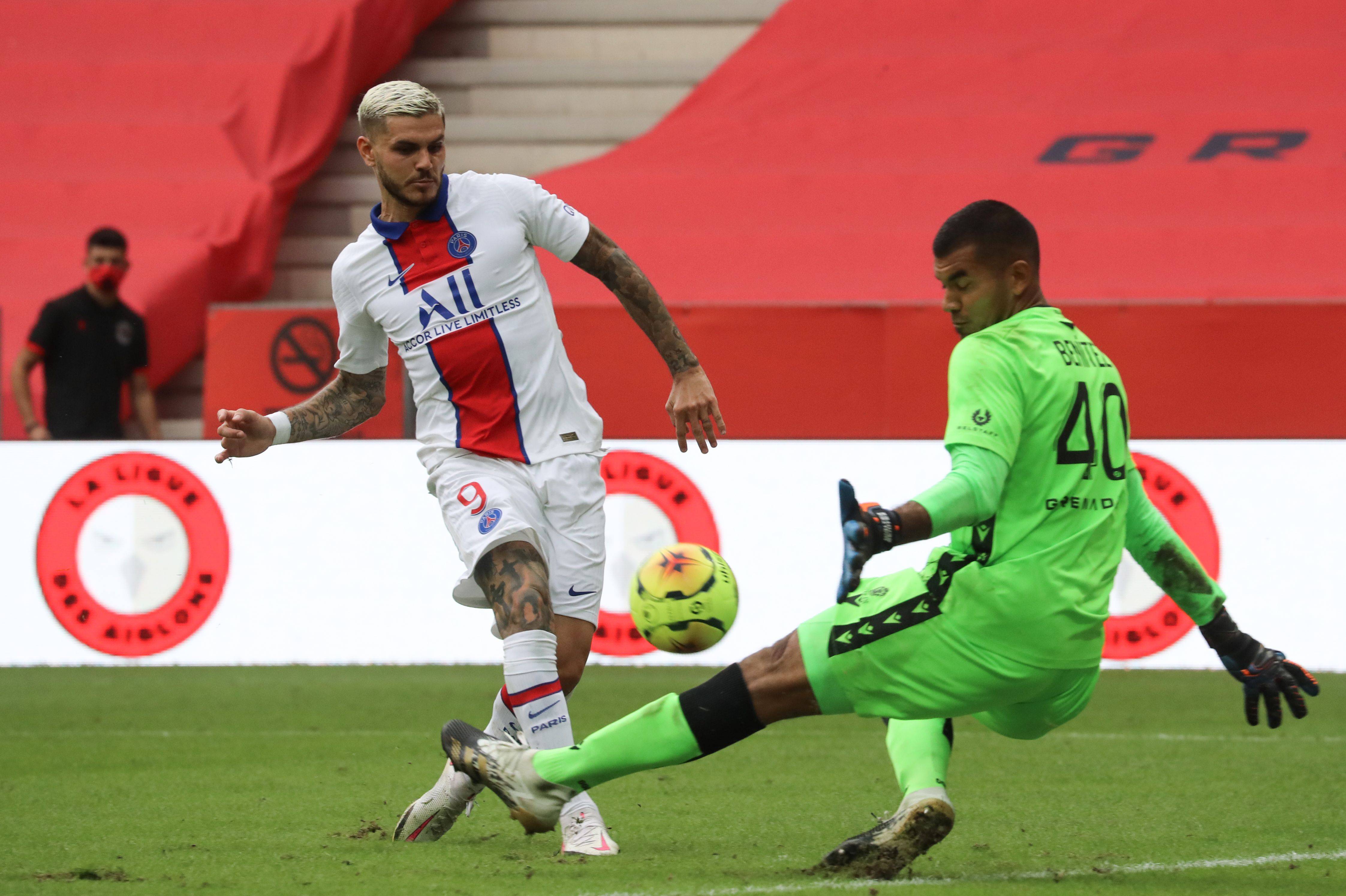 足球中超前锋获月最佳，进球效率惊人