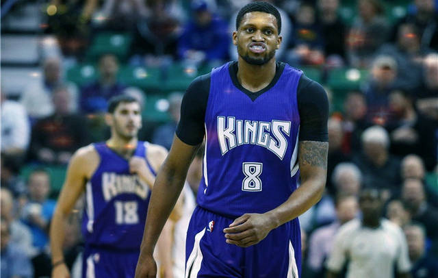 辽宁连续大胜展实力（辽宁连场大捷彰显统治力）