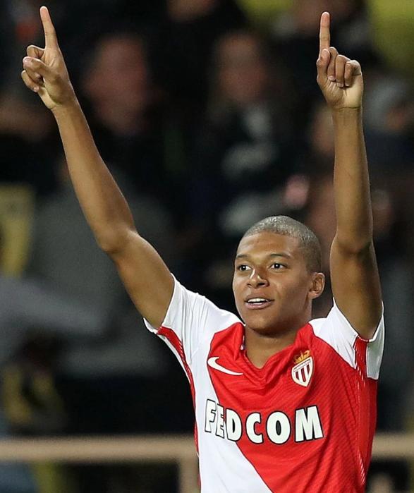 足球外援对联赛的影响（外援如何塑造联赛格局）