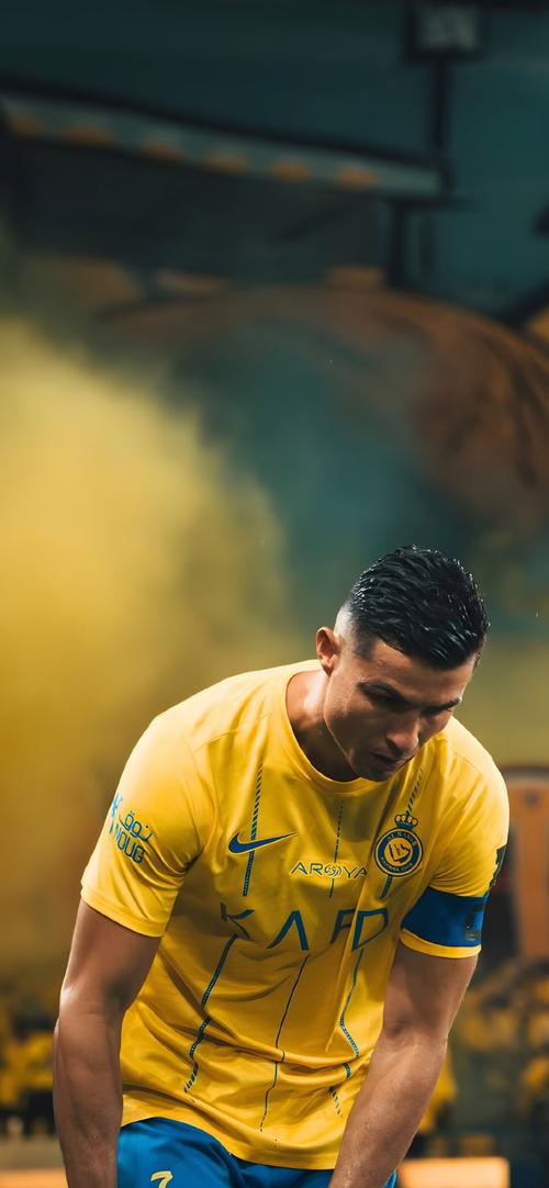 每体：法兰克福球迷有1000人无门票想混进场，被安保当时驱离（每体：千名法兰克福球迷无票试图闯入，遭安保当场劝离）